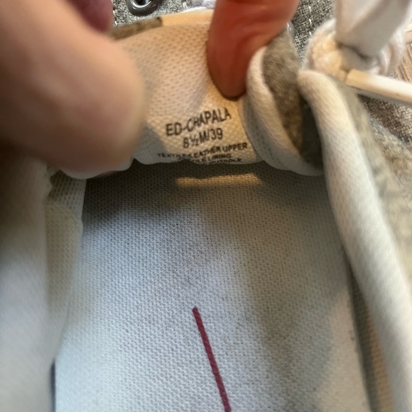 Ellen Degeneres LOVE grey flannel sneakers, 8.5, so adorable and stylish! - Picture 5 of 8